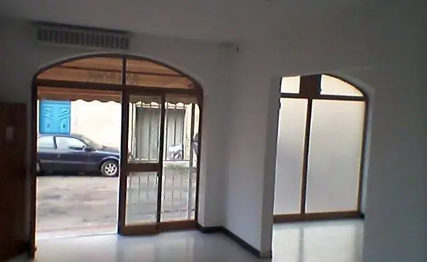 Offices in Malta: Shop / office for rent in Mosta