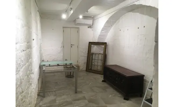 Shops for Rent in Malta: 70sqm Shop For Rent On Republic Street Valletta