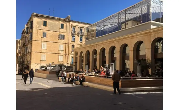 Restaurants for Rent in Malta: Valletta RESTAURANT for Rent in An Excellent Street