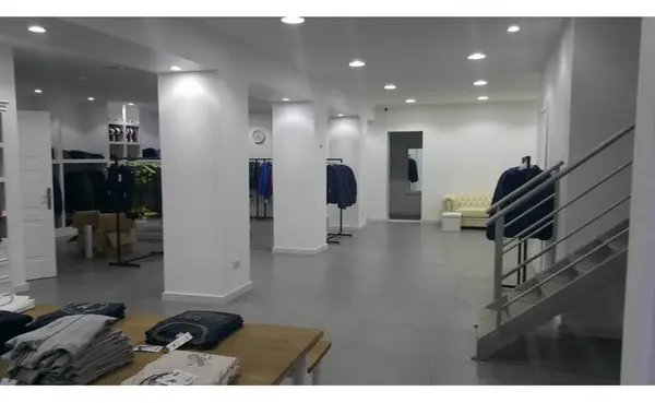 Shop /Office to let Malta: San Gwann - 400sqm premises for rent - easy parking