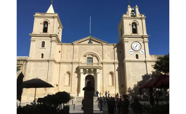 Shops for rent in Malta: Valletta 86sqm Shop On 3 Floors Right Opposite St Johns Cathedral