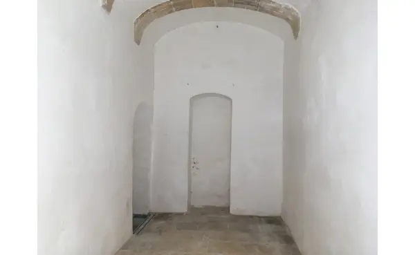 Shops for rent in Malta: Valletta 20sqm Shop To Rent Close to Merchants Street Valletta