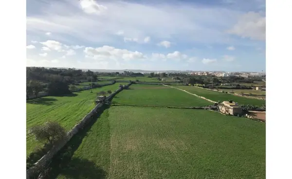 Real estate Malta: Qormi 820sqm premises for rent