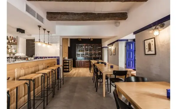 Valletta corner Restaurant to let Ready to move into