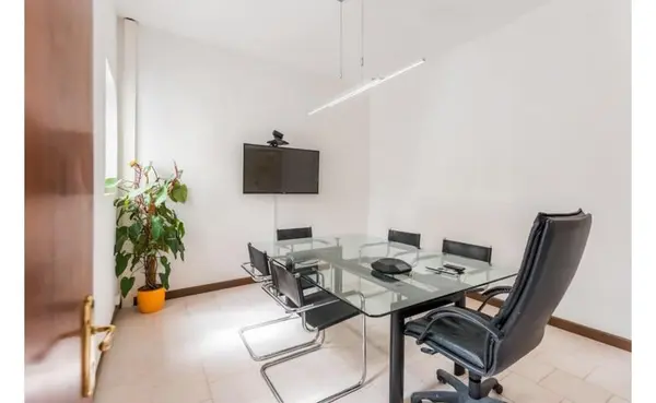 Offices for rent in Malta: Valletta serviced office space to let with 6/8 desks