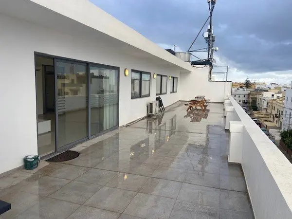 Penthouse Office for rent in Naxxar with an area of 245 sqm