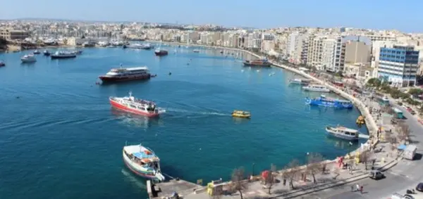 Shop/office to let on the Sliema Strand