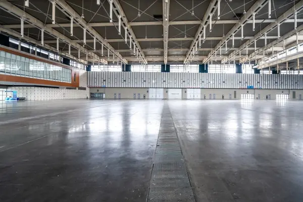 Bargain 300 square metre Warehouse in Mriehel for rent