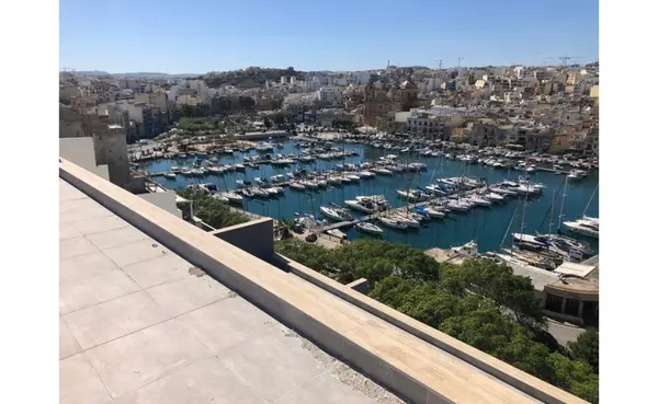 modern Office for rent Pieta with seaviews