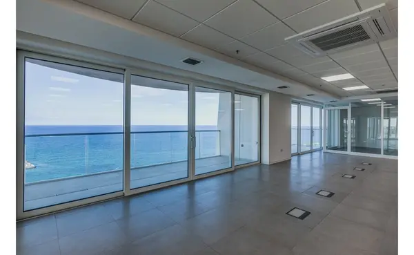 Modern office with seaviews for rent in Sliema