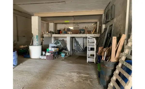 Estate agents Malta: 100sqm Rabat garage for rent