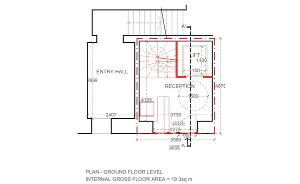 Real estate Malta: Seafront Shop for Rent plus three bedroom apartment above for the staff combined available for rent !
