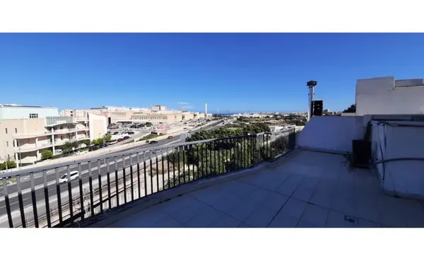 Penthouse office for rent with a terrace that consists of 130sqm in swatar