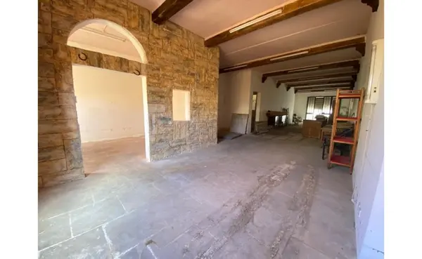 Shops for rent in Malta: Mosta 100sqm commercial in a prime area