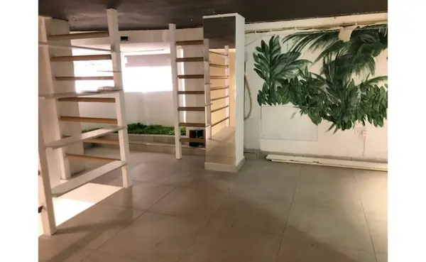 Shop to let Malta: Sliema 36sqm commercial premises for rent in Bisazza street
