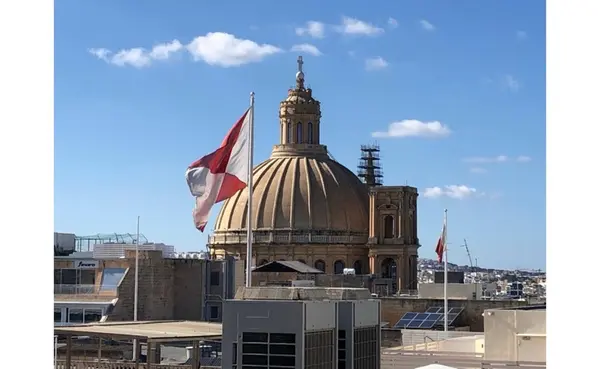 Offices for rent Malta: Valletta 330sqm Palazzo Office with Own Entrance