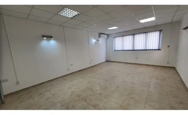 Office to let Malta: Ta' Xbiex 90sqm office for rent