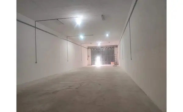 Real estate Malta: 256sqm warehouse for rent in Mqabba