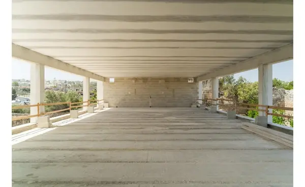 Qormi commercial office for rent with an area of 920sqm surrounded by Gardens and parking