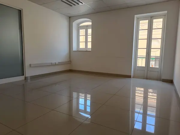 Offices to let Malta: Spacious and Bright Office in Naxxar