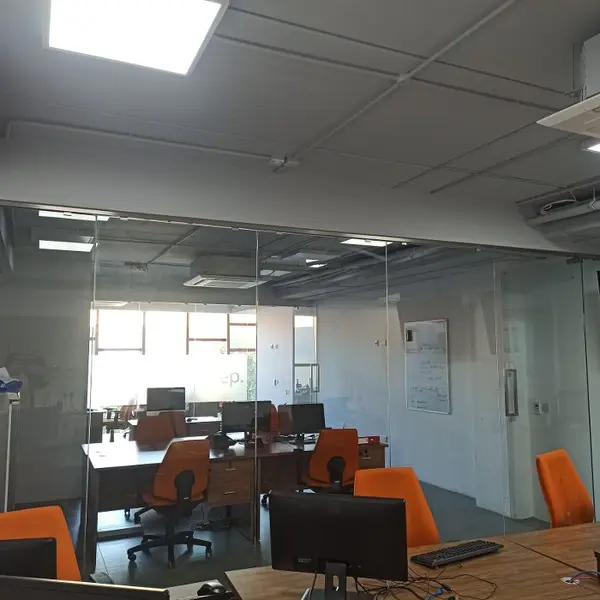 91 sqm Office for Rent with Furnishings and 2 Car Spaces