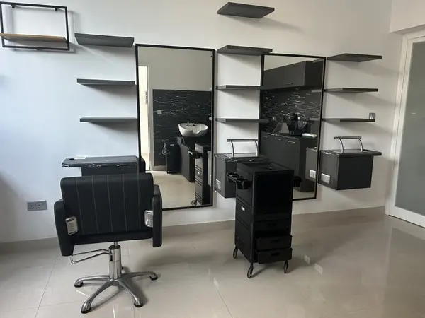 Shop to let Malta: St Julian's street level shop / office to rent