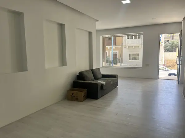 Shop to let in Malta: 140sqm commercial premises in the heart of Naxxar