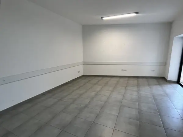 Spacious Office Space in Floriana: 225sqm with 6 Rooms and Boardroom