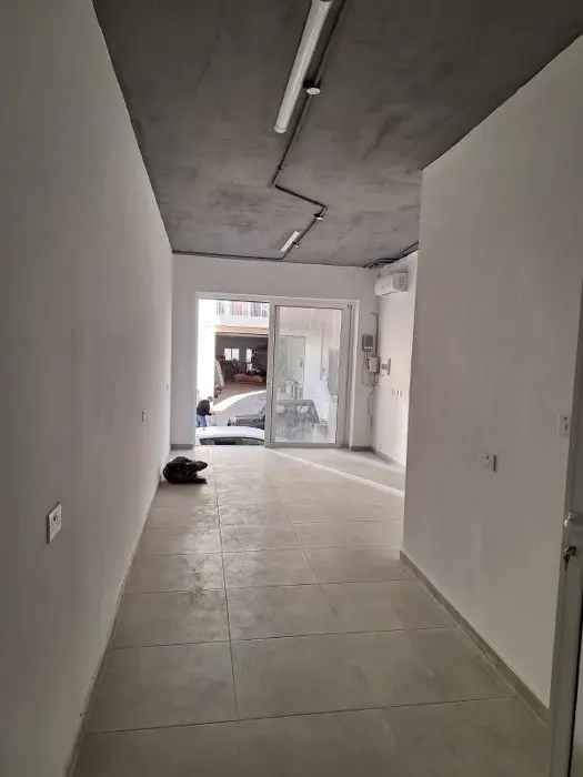 Shops for rent in Malta: 30sqm class 4B Shop to let in a brand new development in Qawra