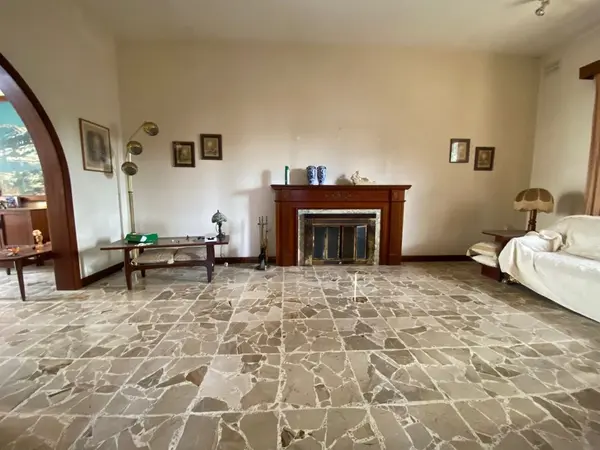 5-Bedroom Villa with Versatile Layout | Ideal for Family or Commercial Use