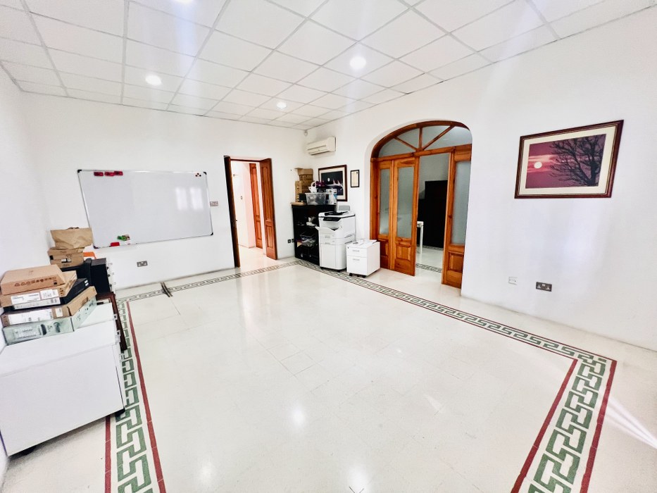 Palazzo Office Block for rent in Valletta